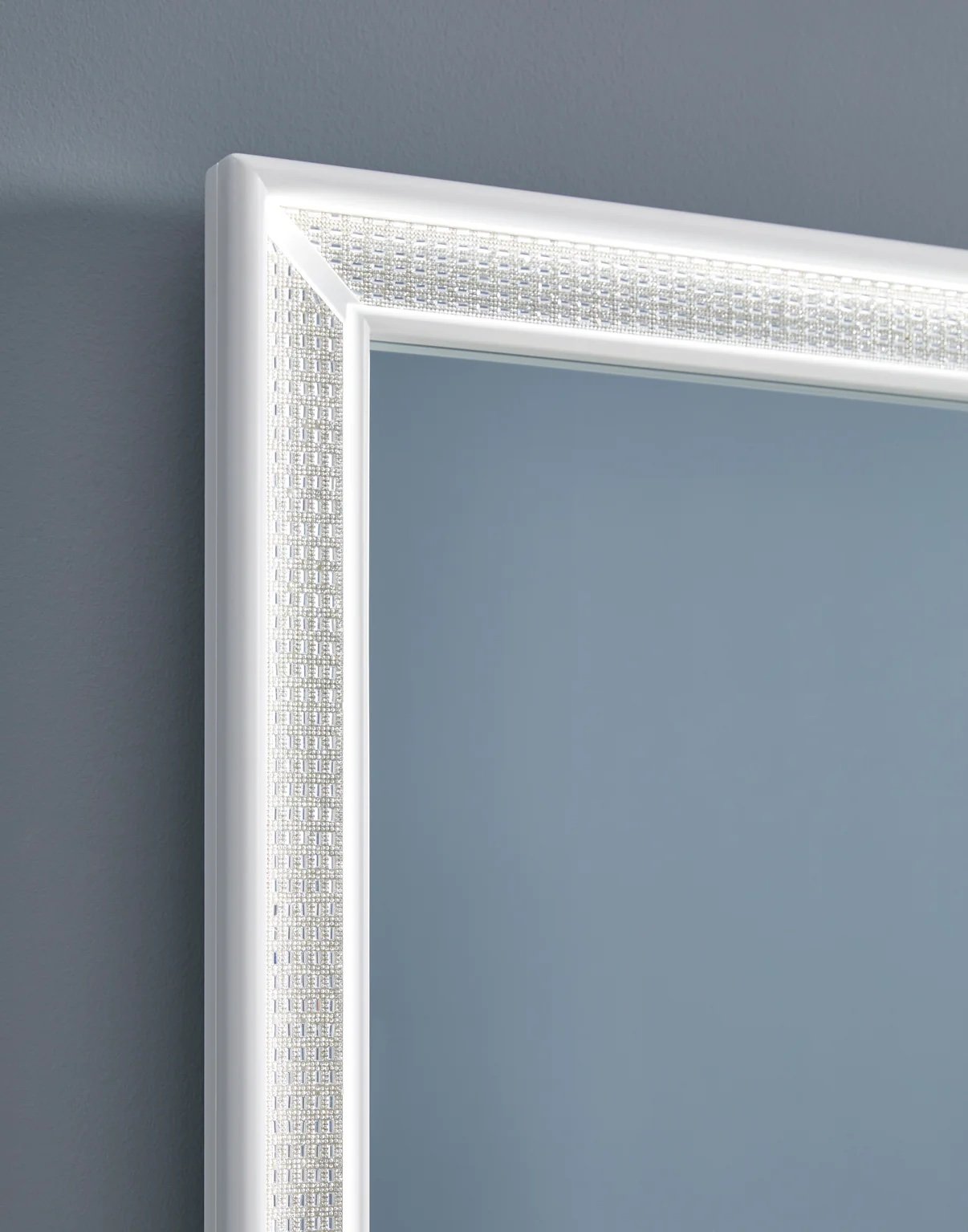 Vanity Set -with Bluetooth Mirror and storage Stool
- Ashley B822 Vanity - Image 8